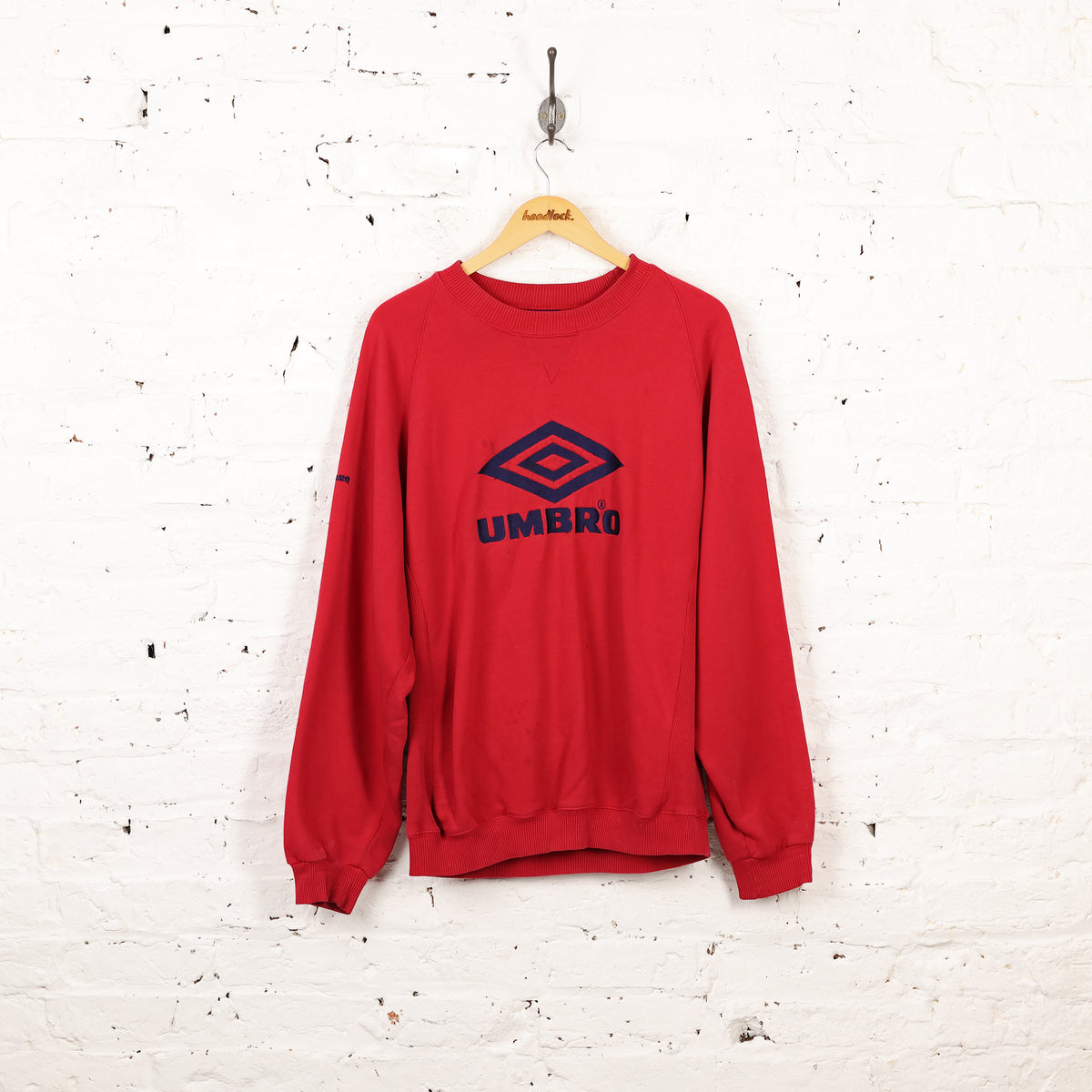 HTH×UMBRO crew sweat red HTH × UMBRO crew sweat – YZ
