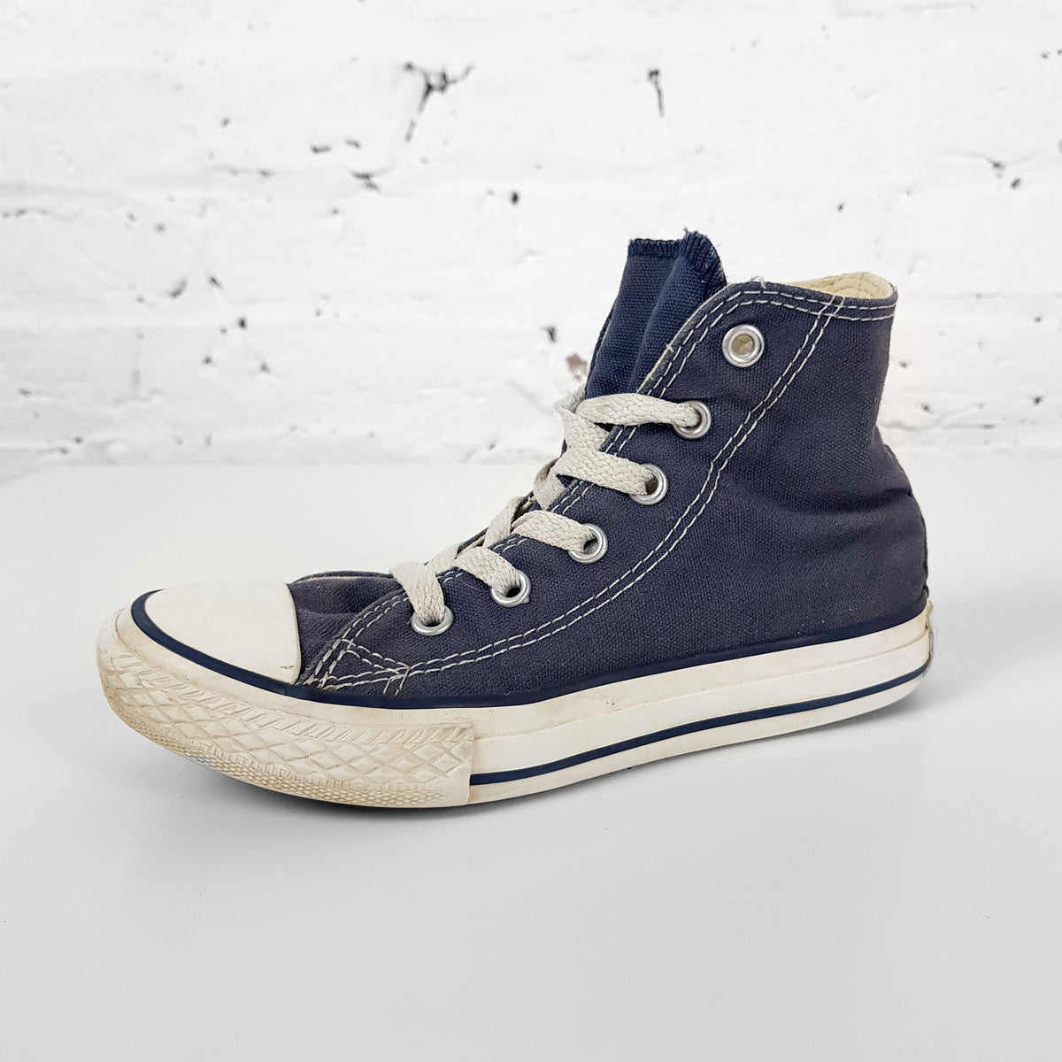 Kids deals navy converse