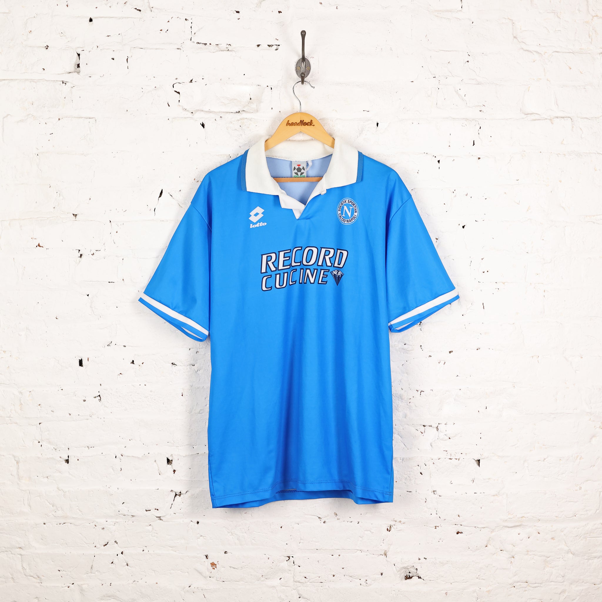 Headlock_Batch65_SR_Main15_204