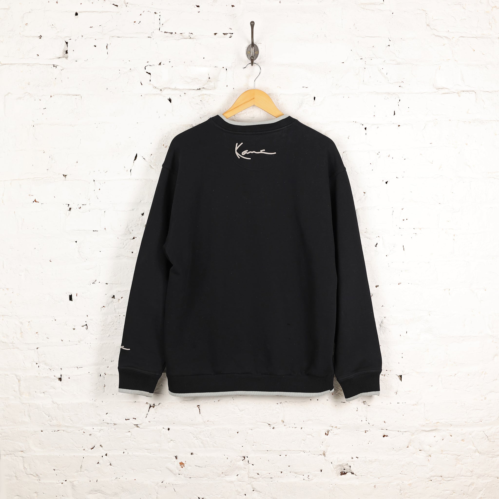 Headlock_Batch84_SR_Main146_20