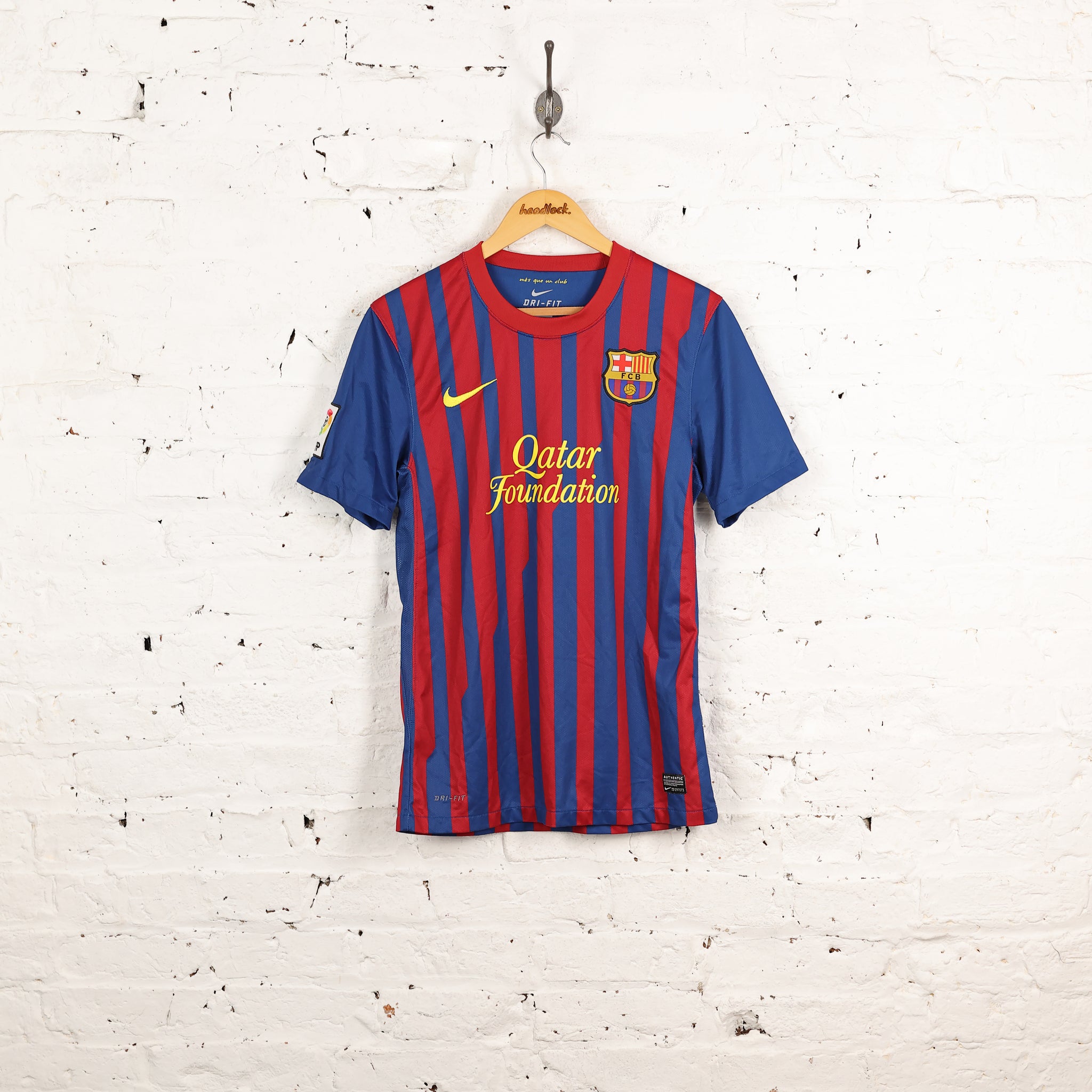タグ付き希少】FC Barcelona Nike シャツ FIFA 2011