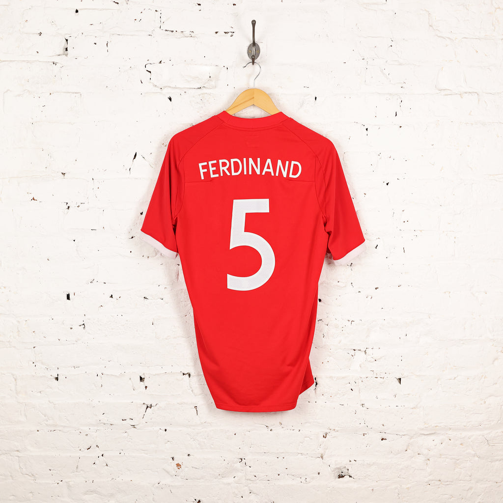 England 2010 Umbro Ferdinand Away Football Shirt - Red - M