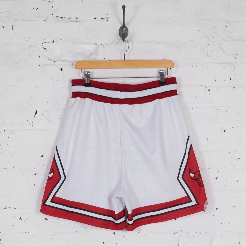Chicago Bulls Champion Basketball Shorts - White - L