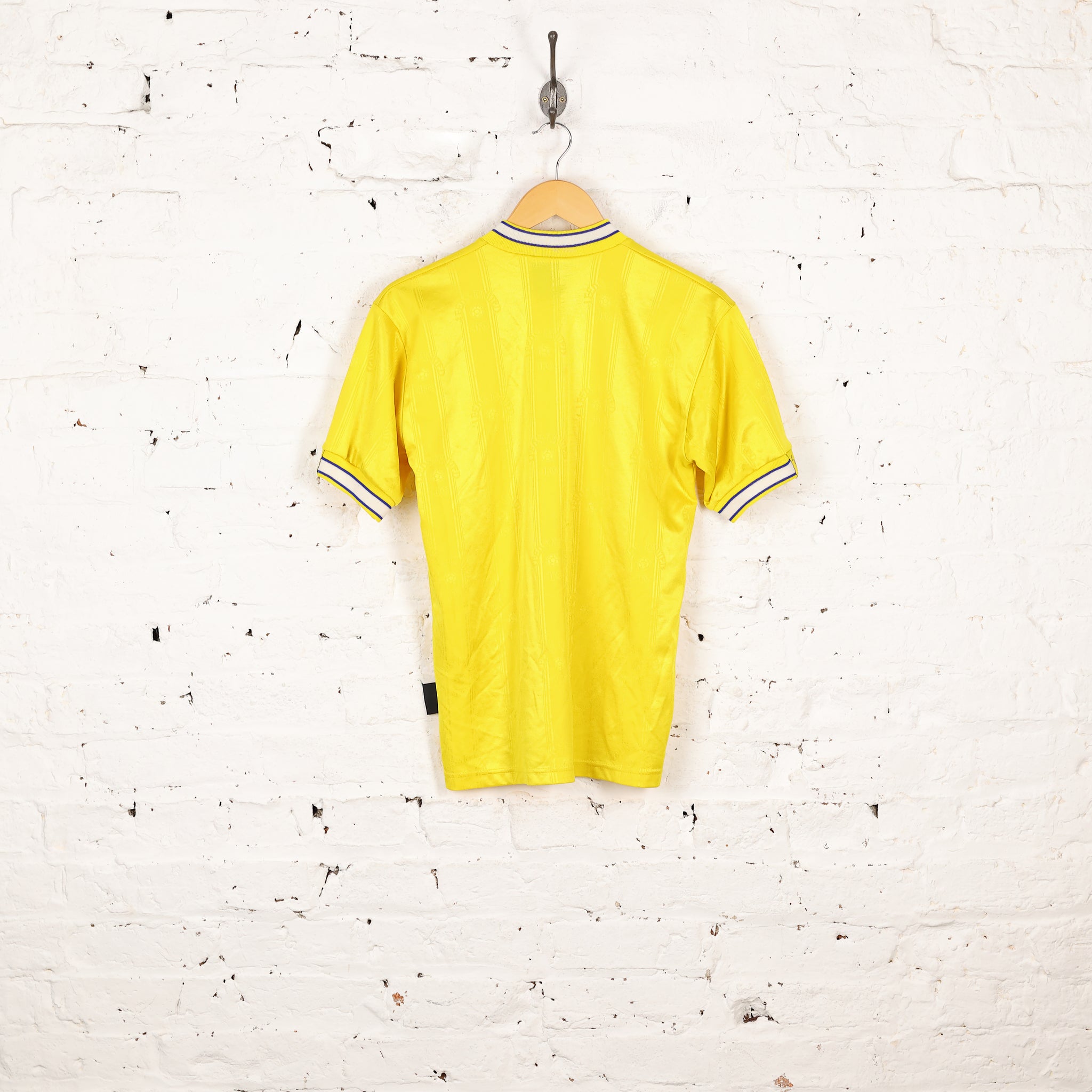 Headlock_Batch41_SR_Main32_204