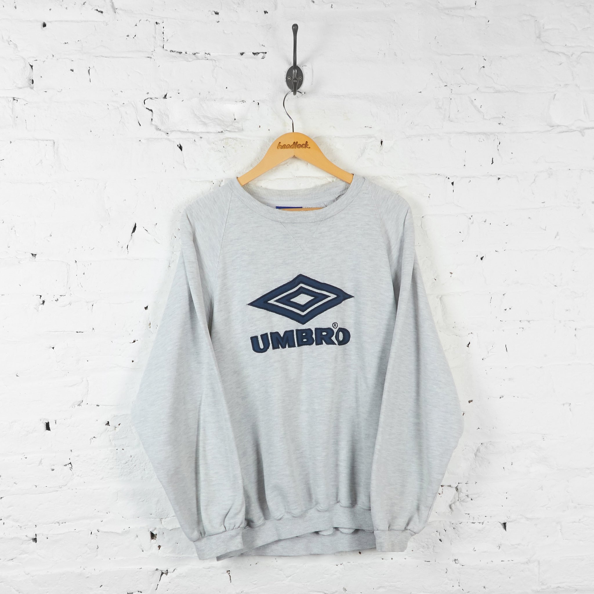 umbro-90s-sweatshirt-grey-